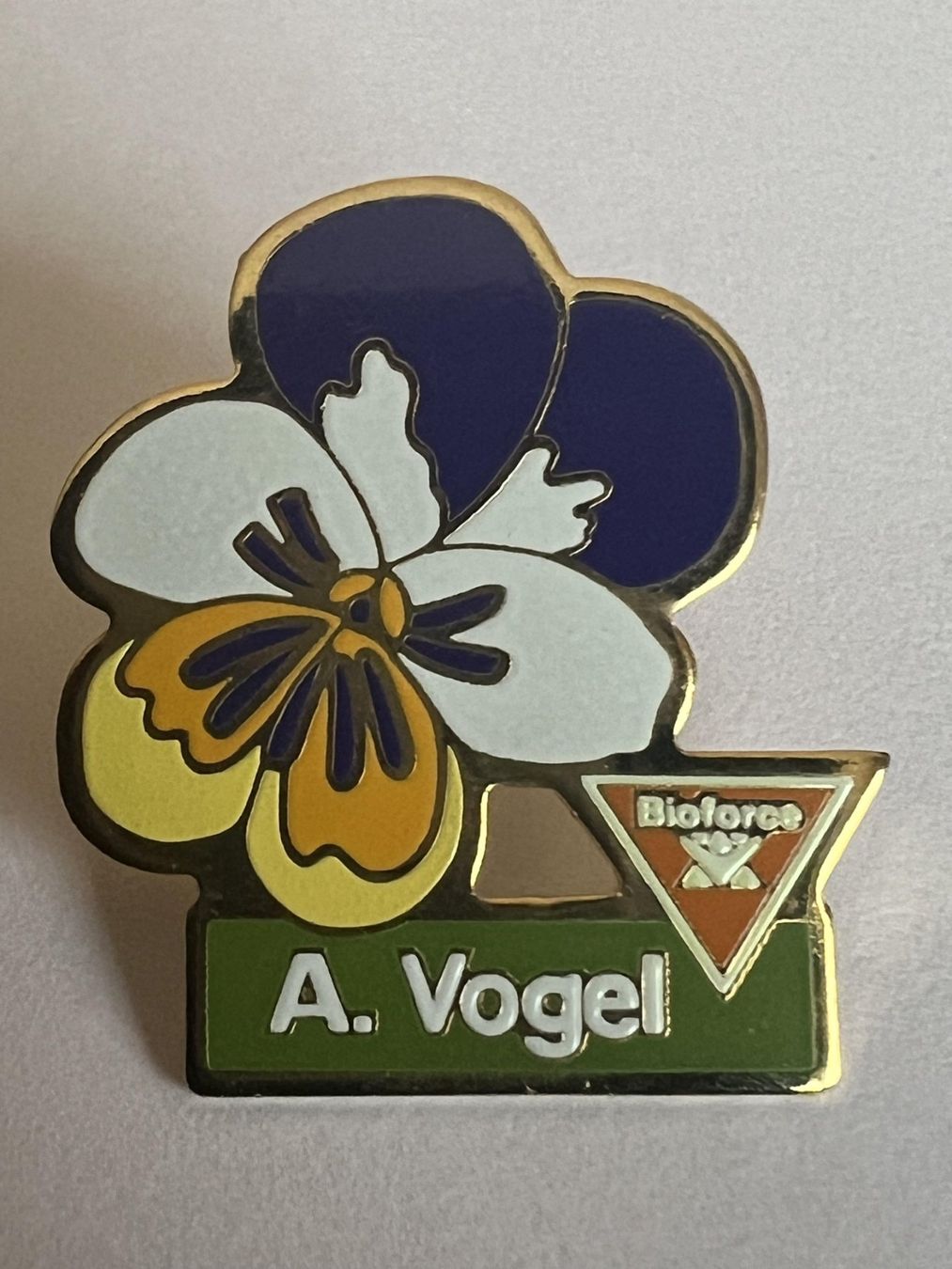 Placchette & Badge: 4 Pins - A. Vogel Bioforce .Neu – Nuovo (secondo la descrizione) da Winterthur venduto da Green-Future 2