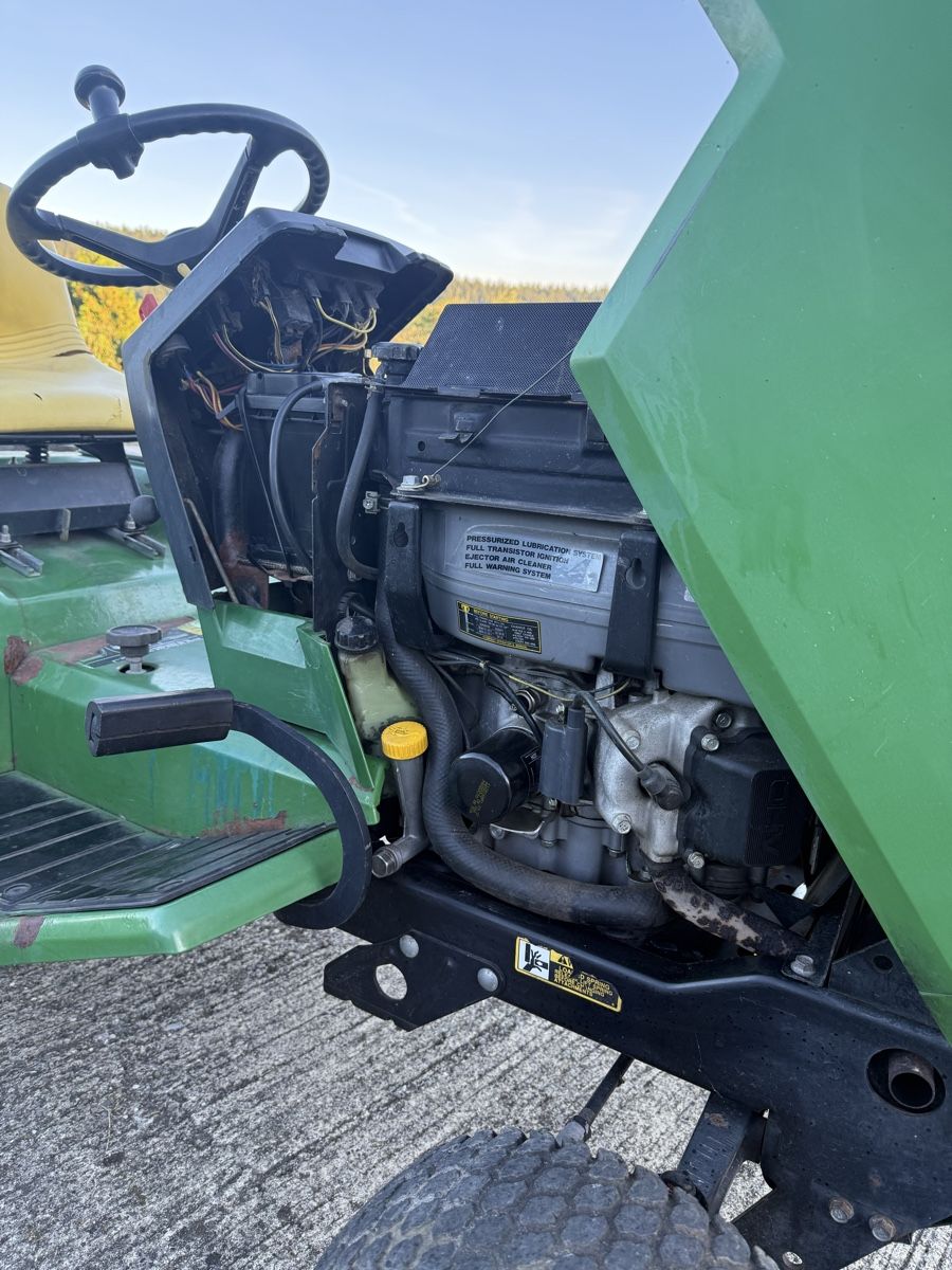 John Deere Trattori: JOHN DEERE 285 Rasentraktor – Usato da Reisiswil venduto da uleibundgut 4