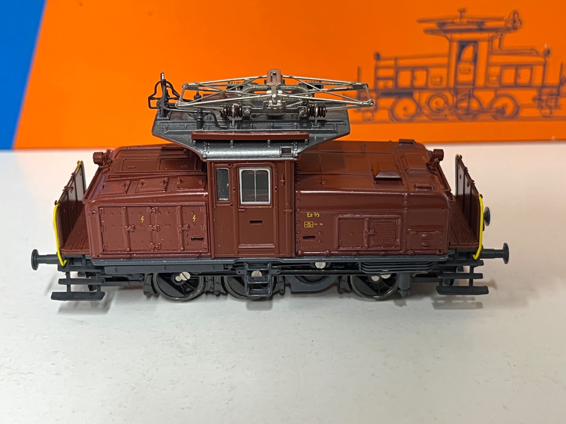Roco Modellini di ferrovie: ROCO  43529  Ee 3/3 H0 DC SBB Analog – Usato da Geroldswil venduto da TopTrain54 2