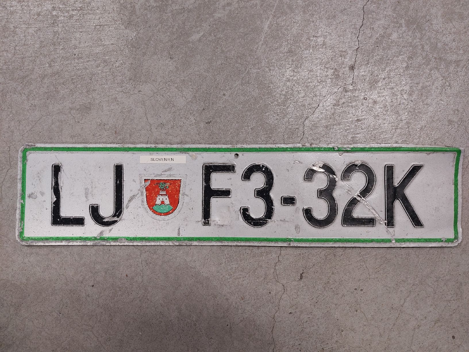 Insegne: Autonummer Slovenien – Usato da Uster venduto da Gery8