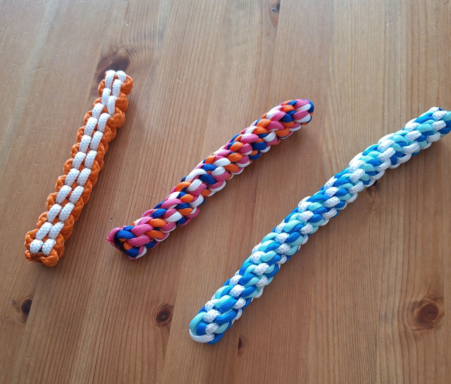 Giocattoli: 3x Paracord-Hundespielzeug – Nuovo (secondo la descrizione) da Goldach venduto da Emma.2015