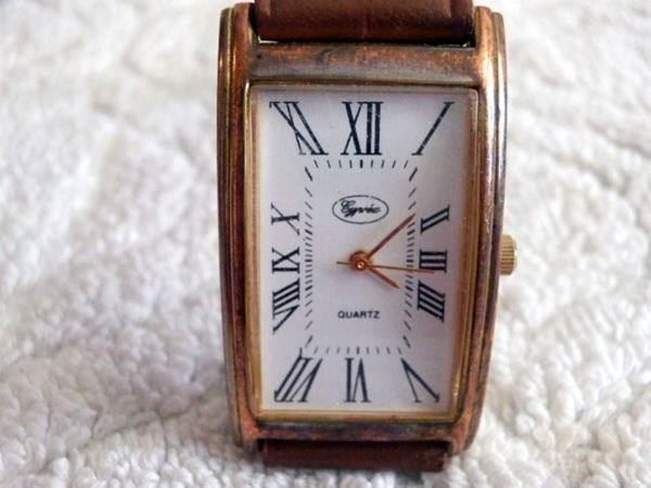Montres: Damen Armbanduhr, "Cypréa" neuwertig – D'occasion à Ueberstorf par dinbau 3