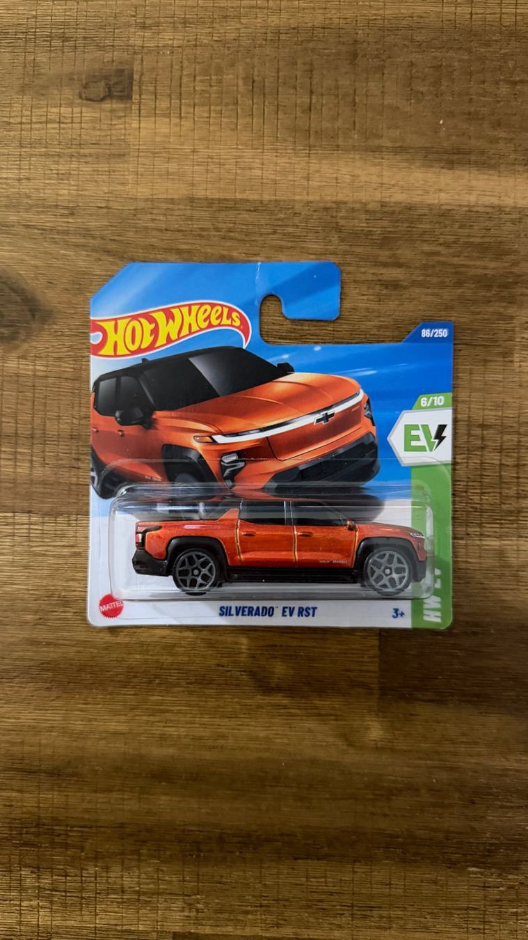 Hot Wheels Modellini d'auto: Hot Wheels Silverado EV RST - 86/250 – Nuovo e nell'imballaggio originale da Opfikon venduto da andi_campi