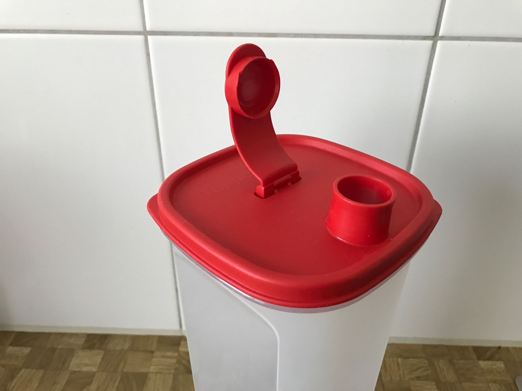 Tupperware Behälter & Ähnliches: Tupperware,  grosser Vorratbehälter, – Gebraucht aus Birmensdorf ZH von Hilhan 1