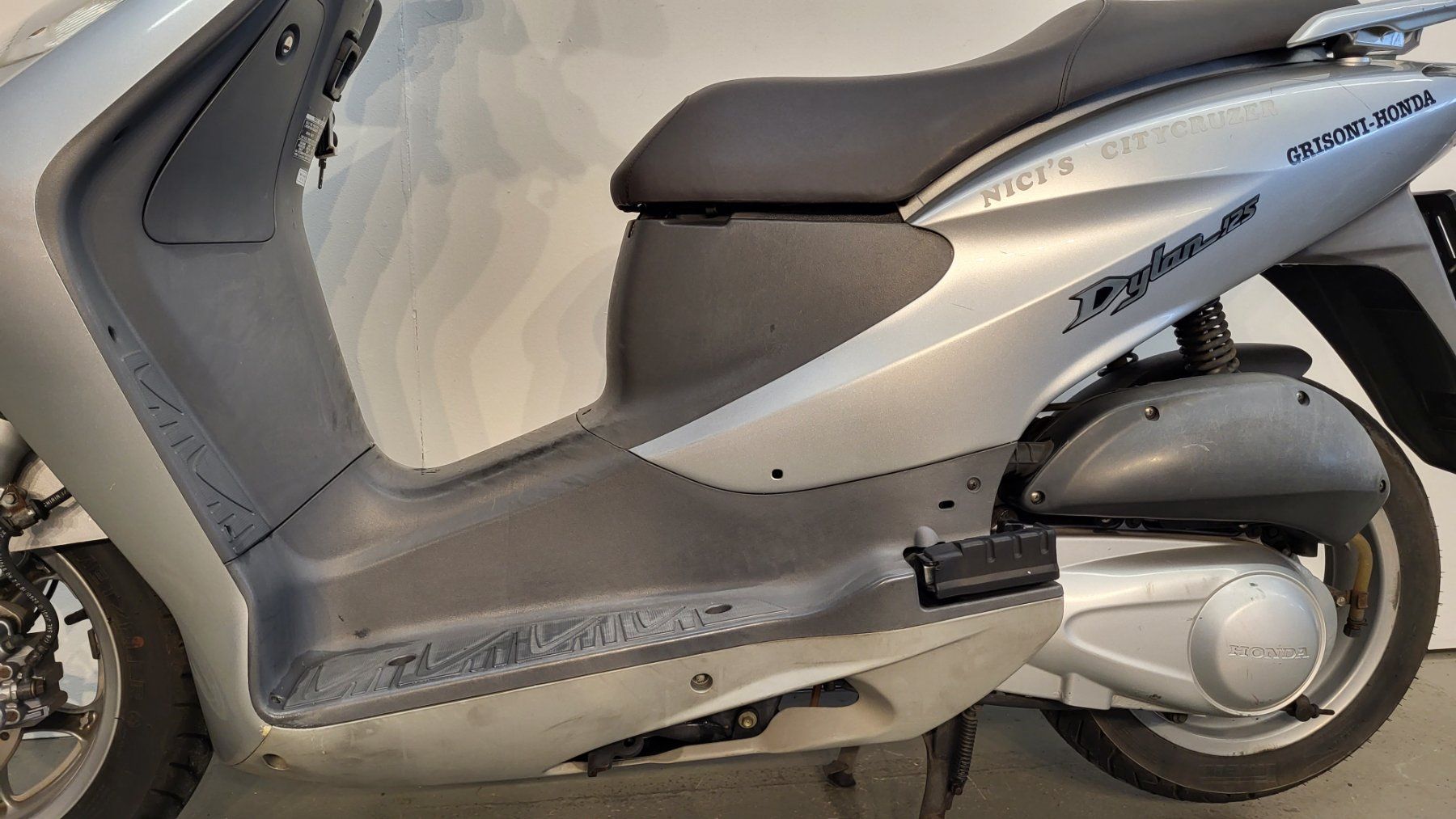 Honda Scooters: Honda SES 125 Dylan – Gebraucht aus Tägerschen von Moto-Welt 5