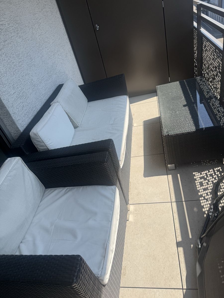 Set di tavolo e panche: Gartenlounge Set – Usato da Rorschach venduto da ilo_jxk7