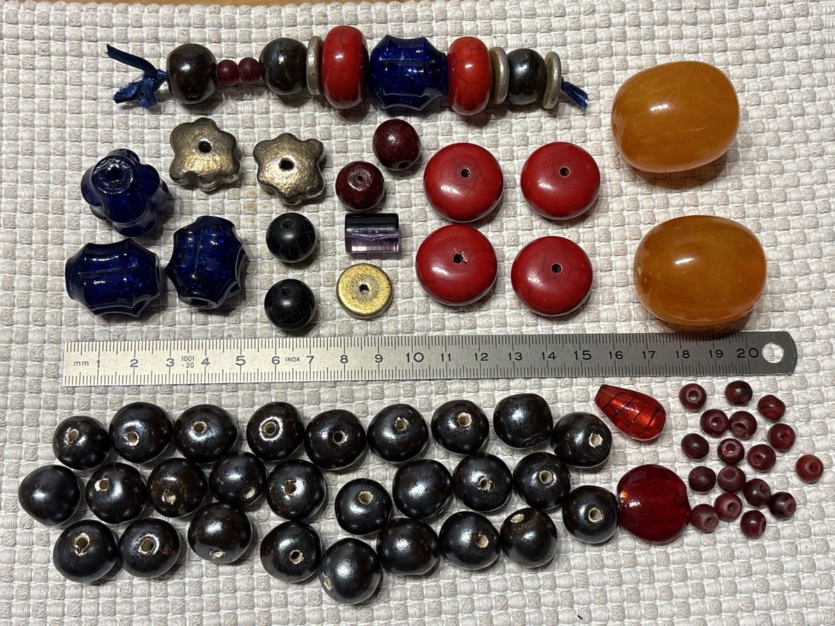 Catenine: Perlen für Kette / div. Material – Usato da Rümlang venduto da euqinom16