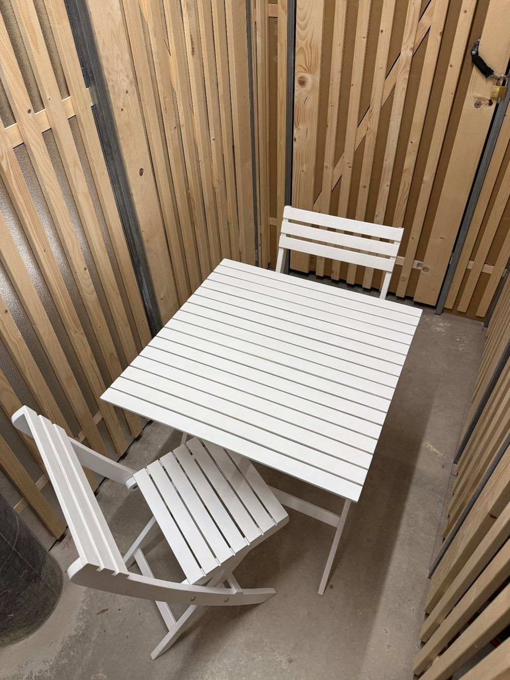 Pfister Set de table et chaises: Set table et 2 chaises – D'occasion à Genève par DesignGVA 3