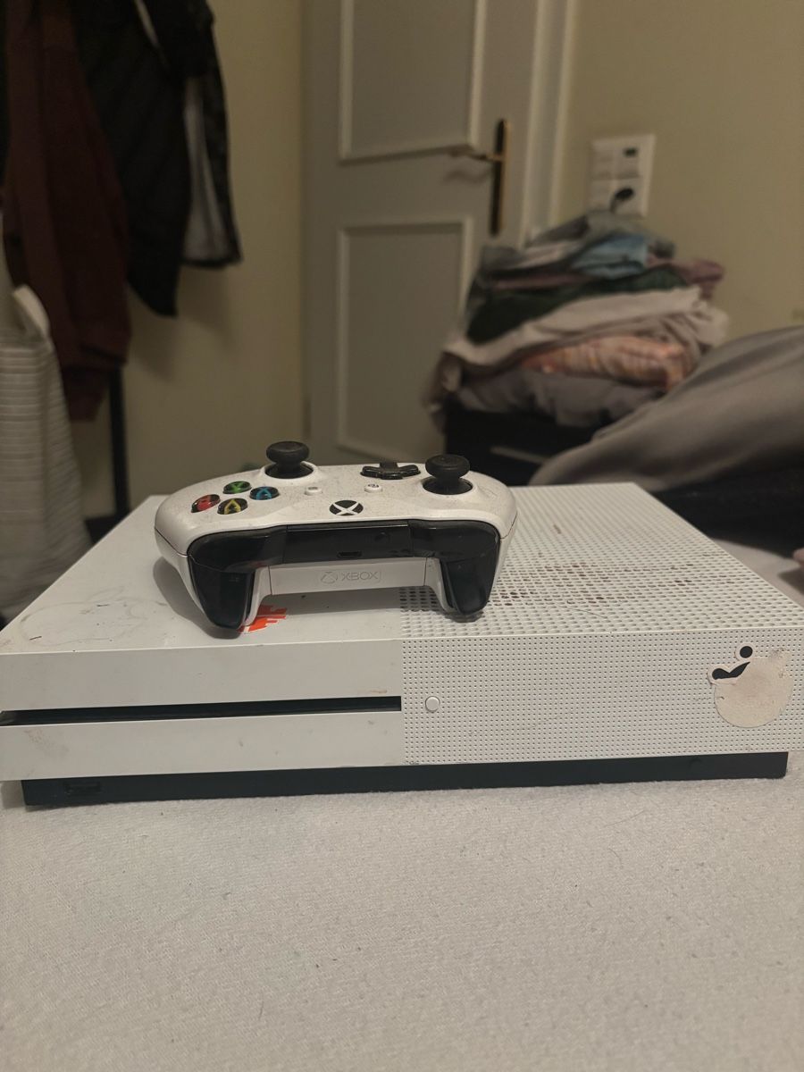 Konsolen: XBOX ONE MIT CONTROLLER – Gebraucht aus Widen von sasxhax22 2