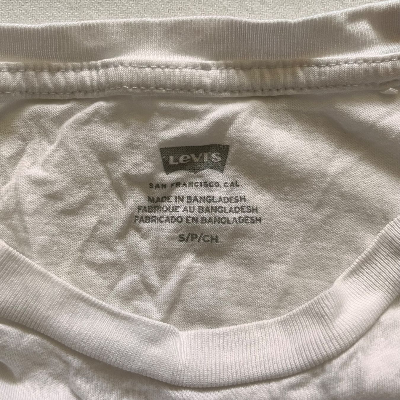 Levi's T-shirt: T-SHIRT BLANC LEVI'S – Usato da Cortaillod venduto da Leane.g 2