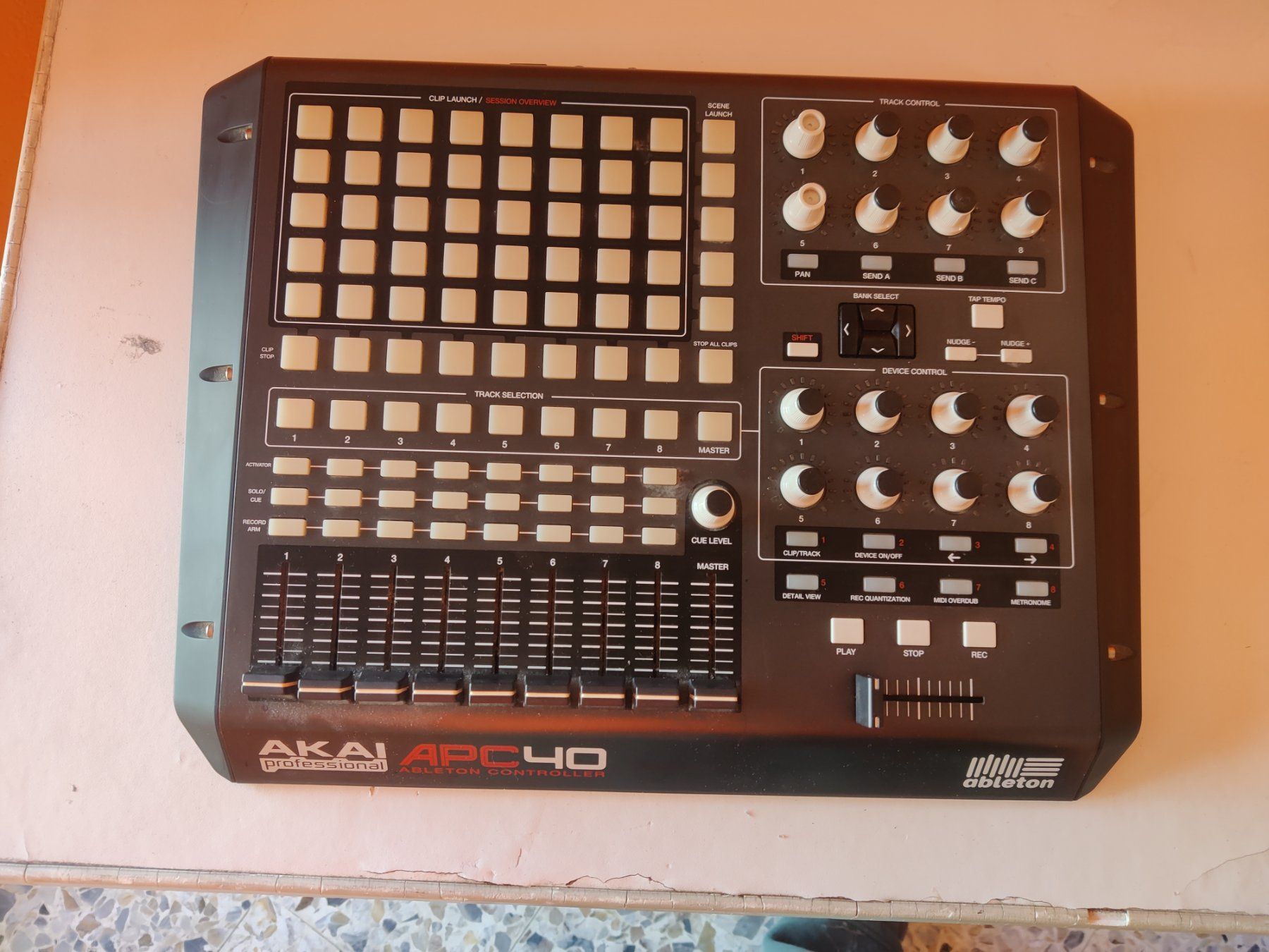 Akai Strumenti musicali: Akai Pro APC40 Ableton Controller – Usato da Viganello venduto da XTECHSTOREX 2