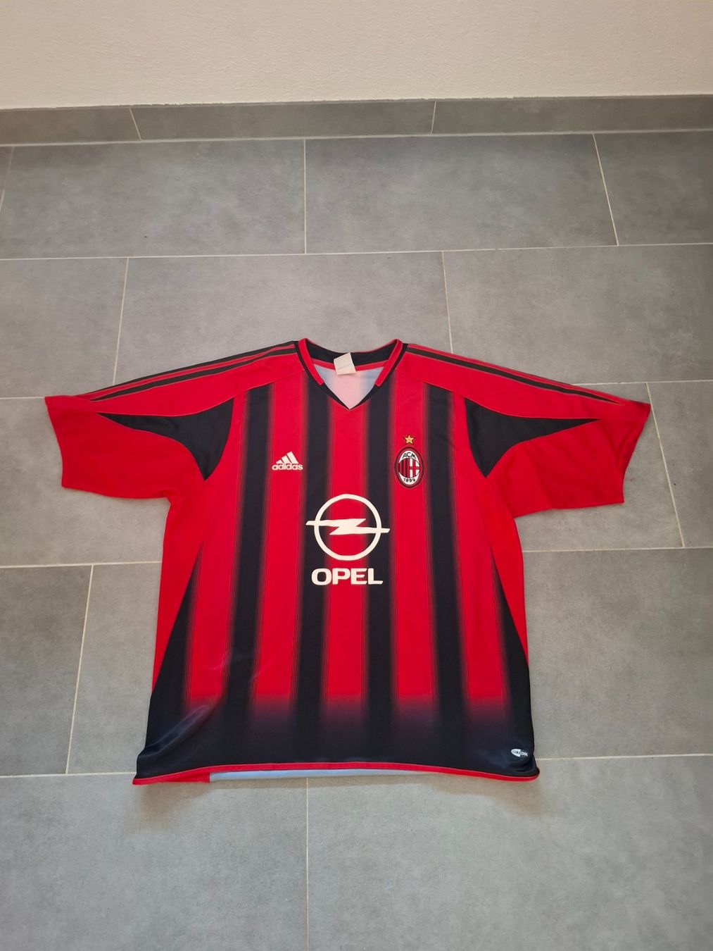 Canottiere & Pantaloni: Maillot Kaka' Milan AC, saison 2003/2004, taille M – Usato da Lausanne venduto da SwissFootballShirt 1