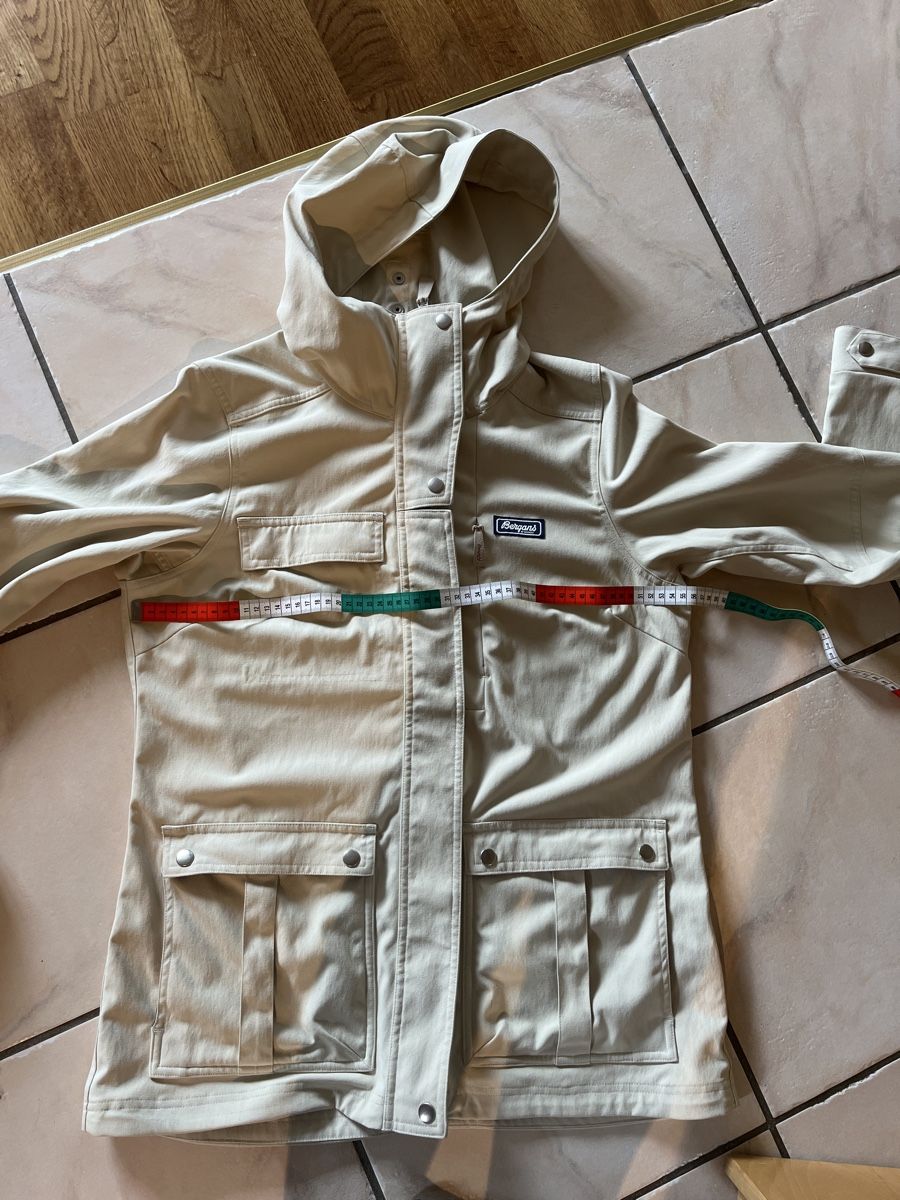 Bergans Jacken: Bergans Übergangsjacke, Gr. M, sand – Neu (gemäss Beschreibung) aus Grenchen von apple84