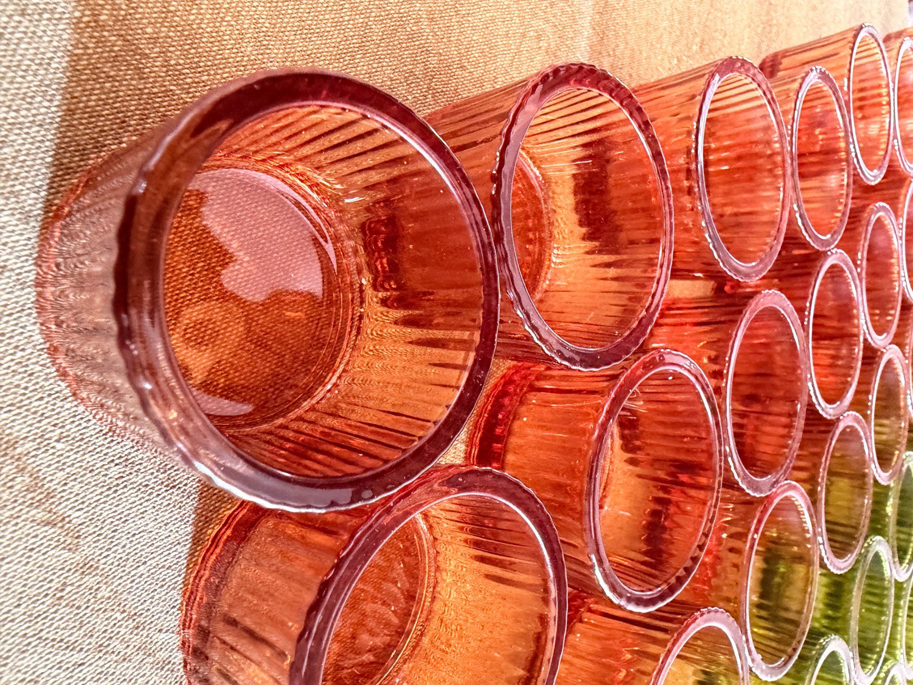 Alle Dekorationen: 20 Amber Ribbed Glass Tealight Holders | Wedding & Event Tab – Gebraucht aus Vico Morcote von ste_9d8c 2