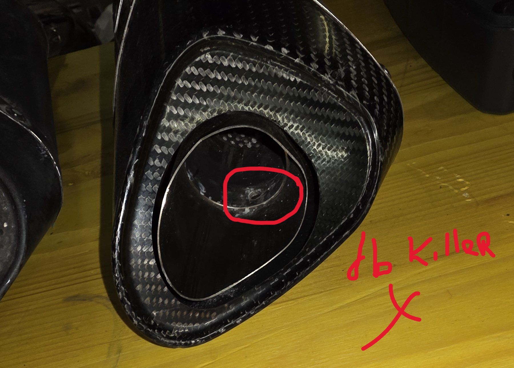 Suzuki Auspuffanlagen: GSR 750 - Yoshimura R11 Exhaust – Gebraucht aus Fribourg von dccis.ch 2