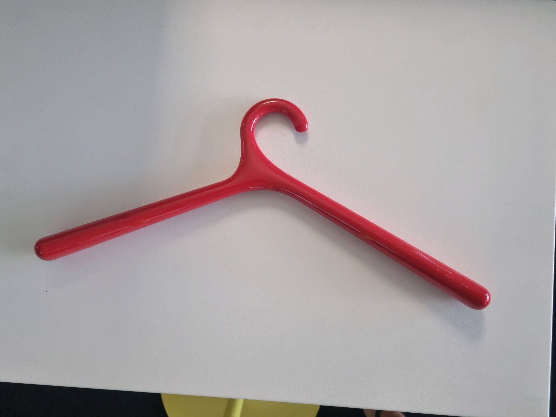 Appendiabiti: Rexite Kleiderbügel Gru rot – Nuovo (secondo la descrizione) da Biel/Bienne venduto da Bureaurama
