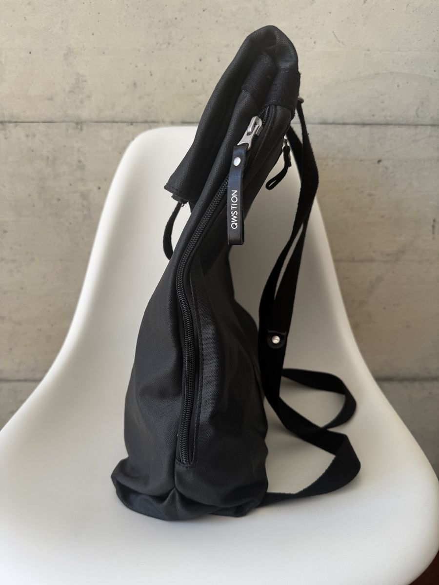 Qwstion Zaini: QWSTION Roll Pack Rolltop Rucksack Schwarz | Laptopfach – Usato da Küttigen venduto da nomad_ 8