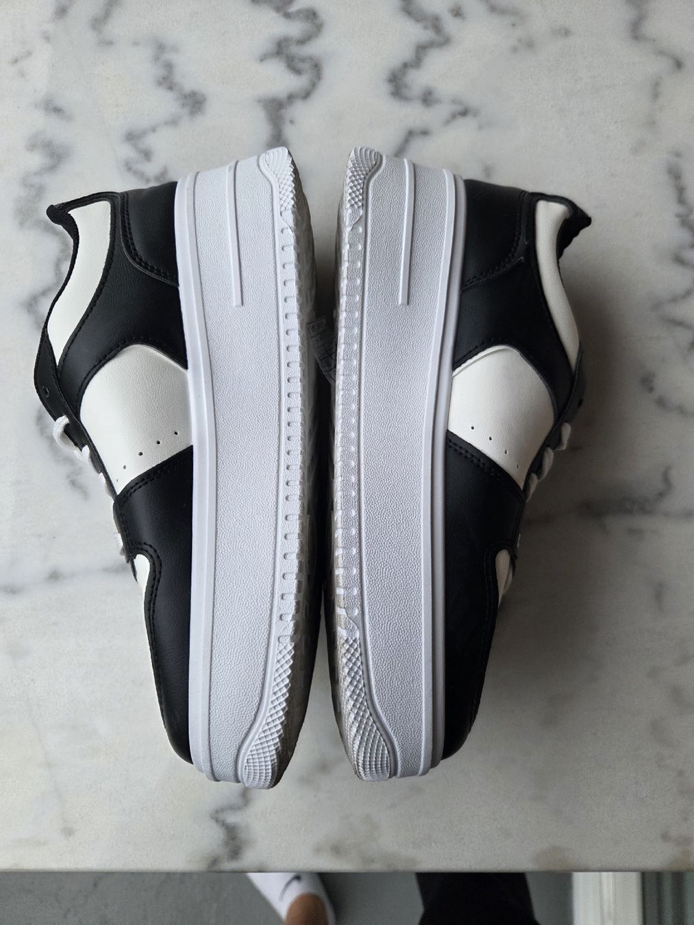 Damenschuhe: Sneaker – Neu (gemäss Beschreibung) aus Spreitenbach von sar_pzg6 1