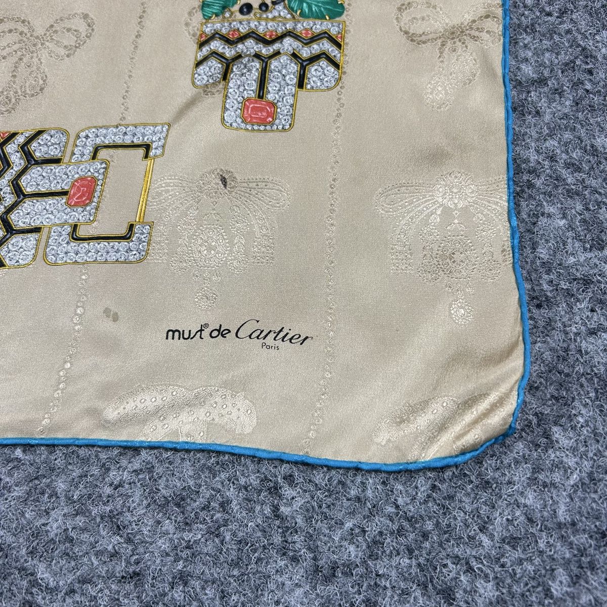 Cartier Foulard & Sciarpe: Must de Cartier scarf – Usato da La Sagne NE venduto da Matlasape 1