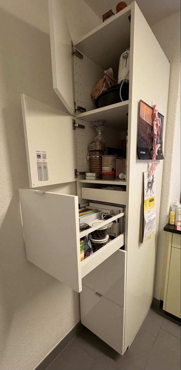 Schränke: Küchenschrank – Gebraucht aus St. Gallen von ire_6r8n