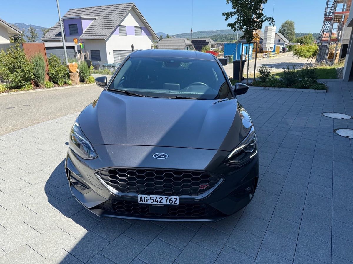 Ford Autos: Ford Focus St 2.3l ecoboost  – D'occasion à Riken AG par liiis_ 2