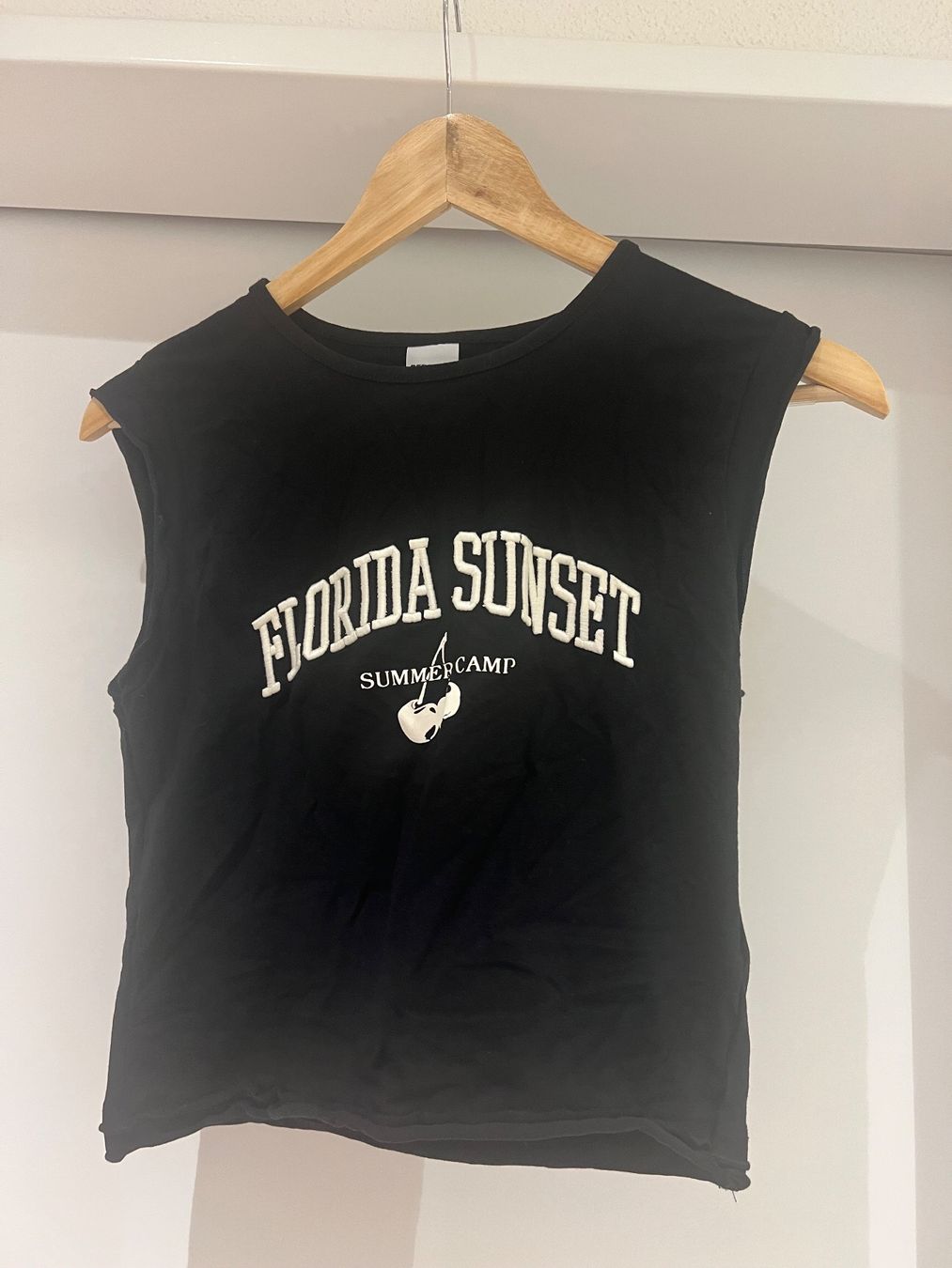 Bershka Top: Schwarzes Bershka Top "Florida Sunset" Grösse L – Usato da Bottenwil venduto da topshop
