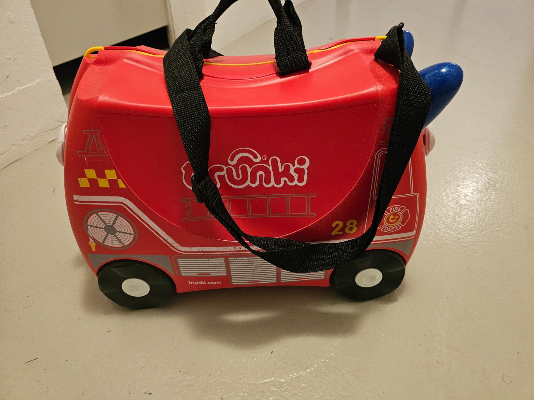 Altro in Aeronautica: Kinderkoffer Trunki Feuerwehrauto rot neu – Usato da Münchenbuchsee venduto da selva.ni 1