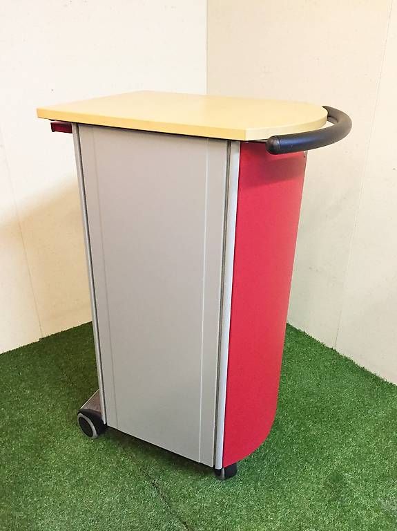 Lista Banconi: Tembea Roll Caddy, Korpus – Usato da Ballwil venduto da ClassicGallery