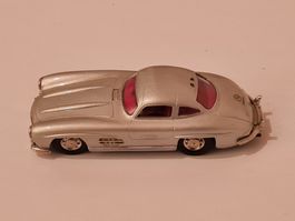 Mercedes 300 SL Gullwing silber handgemacht