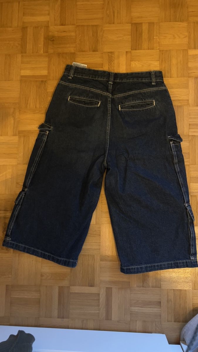 Jeans: Hosen Knie Länge große 38 – Gebraucht aus Pratteln von nt.geschenkshop 1