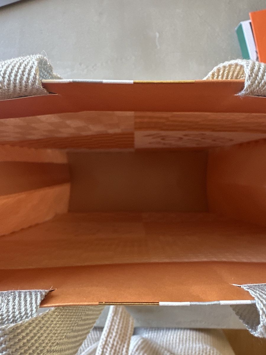 Louis Vuitton Borse: LOUIS VUITTON x LEGO Papiertüte – Usato da Triesenberg venduto da Anna_B1 2