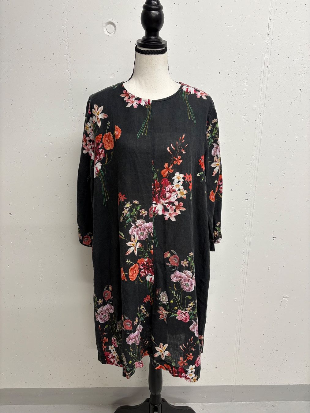 Hannes Roether Kleider: Hannes Roether Kleid aus Leinen Gr. L schwarz Blumen – Neu (gemäss Beschreibung) aus Regensdorf von secondchancefashion 1