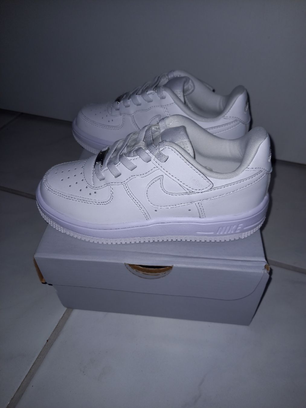 Nike Herrenschuhe: Nike Force 1 Kinderschuhe Nr 31 – Neu und originalverpackt aus Emmenbrücke von corinne041 1
