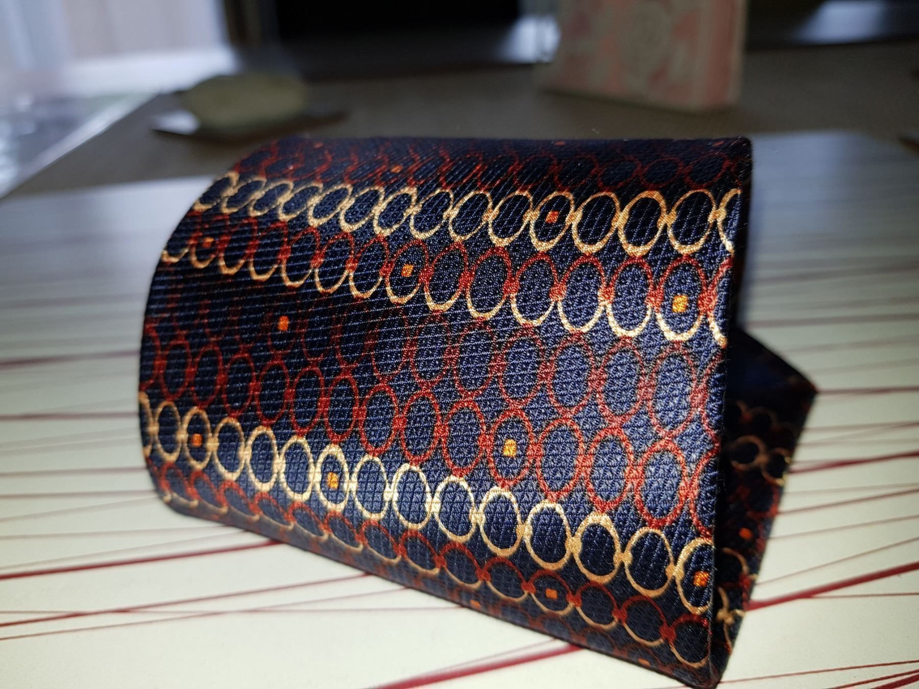 Cravatte: Cravate en soie/Seiden Krawatte  GUY LAROCHE – Usato da Cossonay-ville venduto da Super-Price-Quality 7