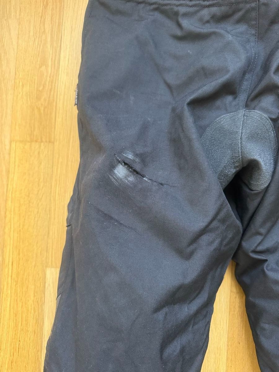 IXS Pantalons: Motorradhose – Défectueux à Würenlos par Eyeq 3