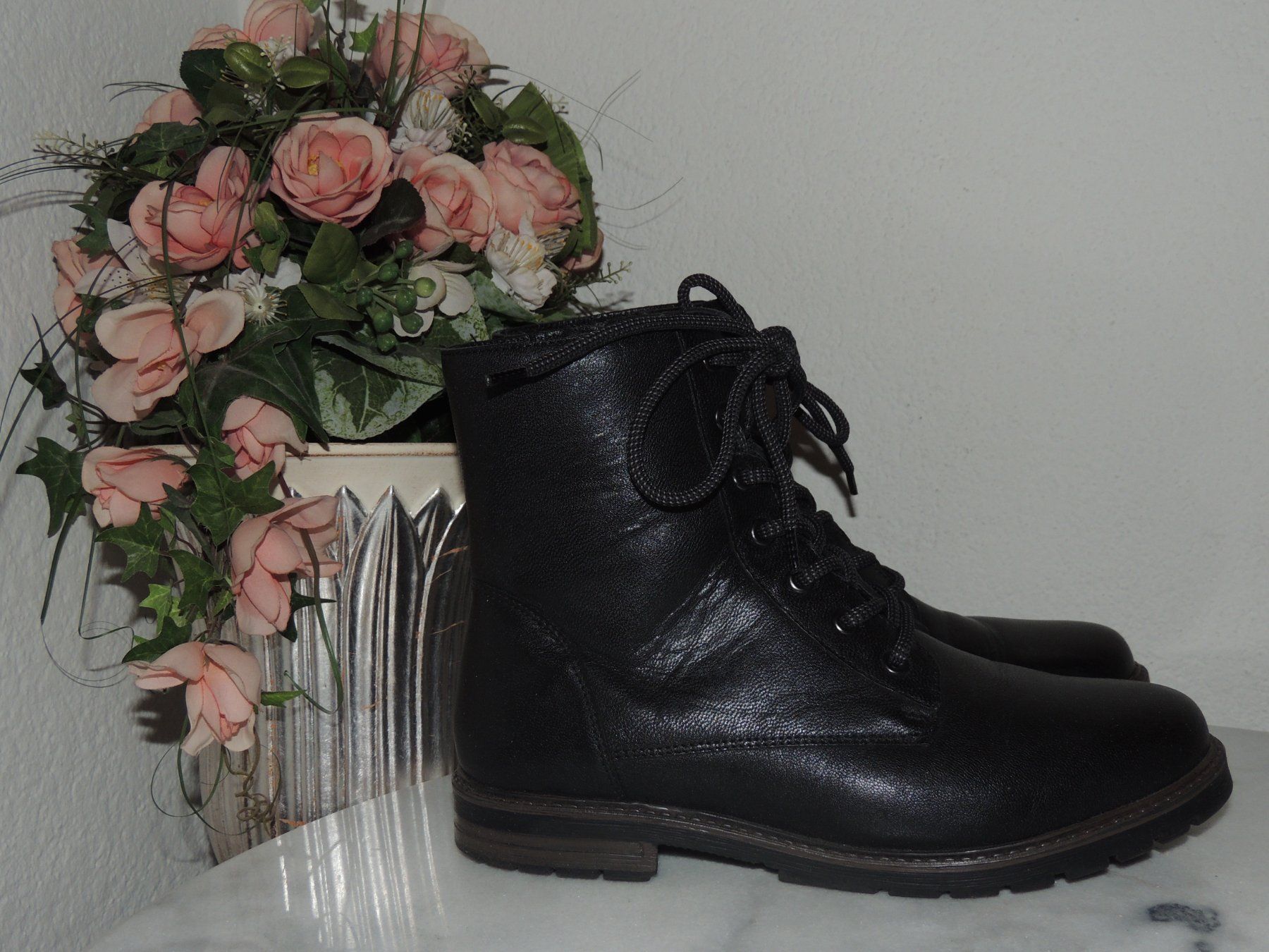 Scarpe da donna: SCHÖNE STIEFELETTE ECHTLEDER PROFILSOHLE NEU 40 – Nuovo e nell'imballaggio originale da Au ZH venduto da FashionConsultant 4