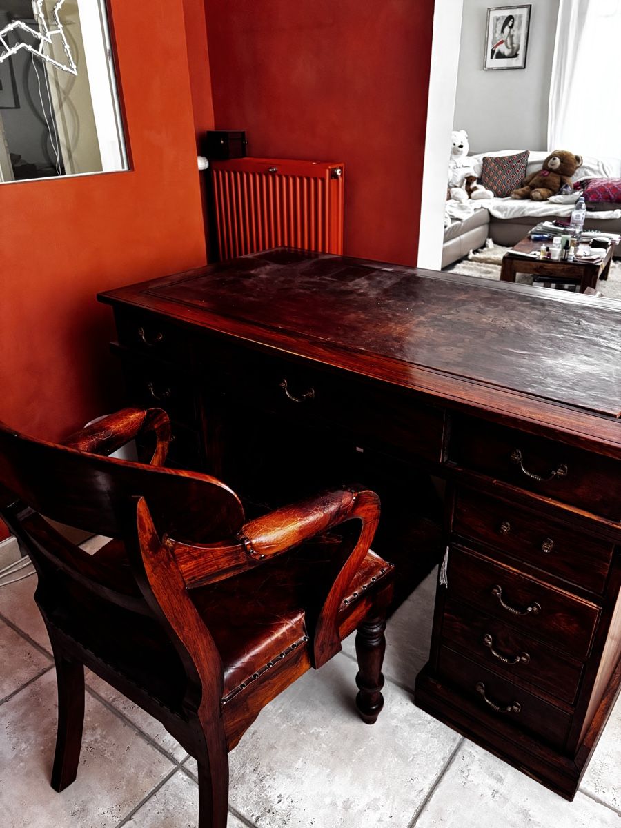 Scrivanie: Bureau en manguier  massif et fauteuil  – Usato da Plan-les-Ouates venduto da Cocochoco 3