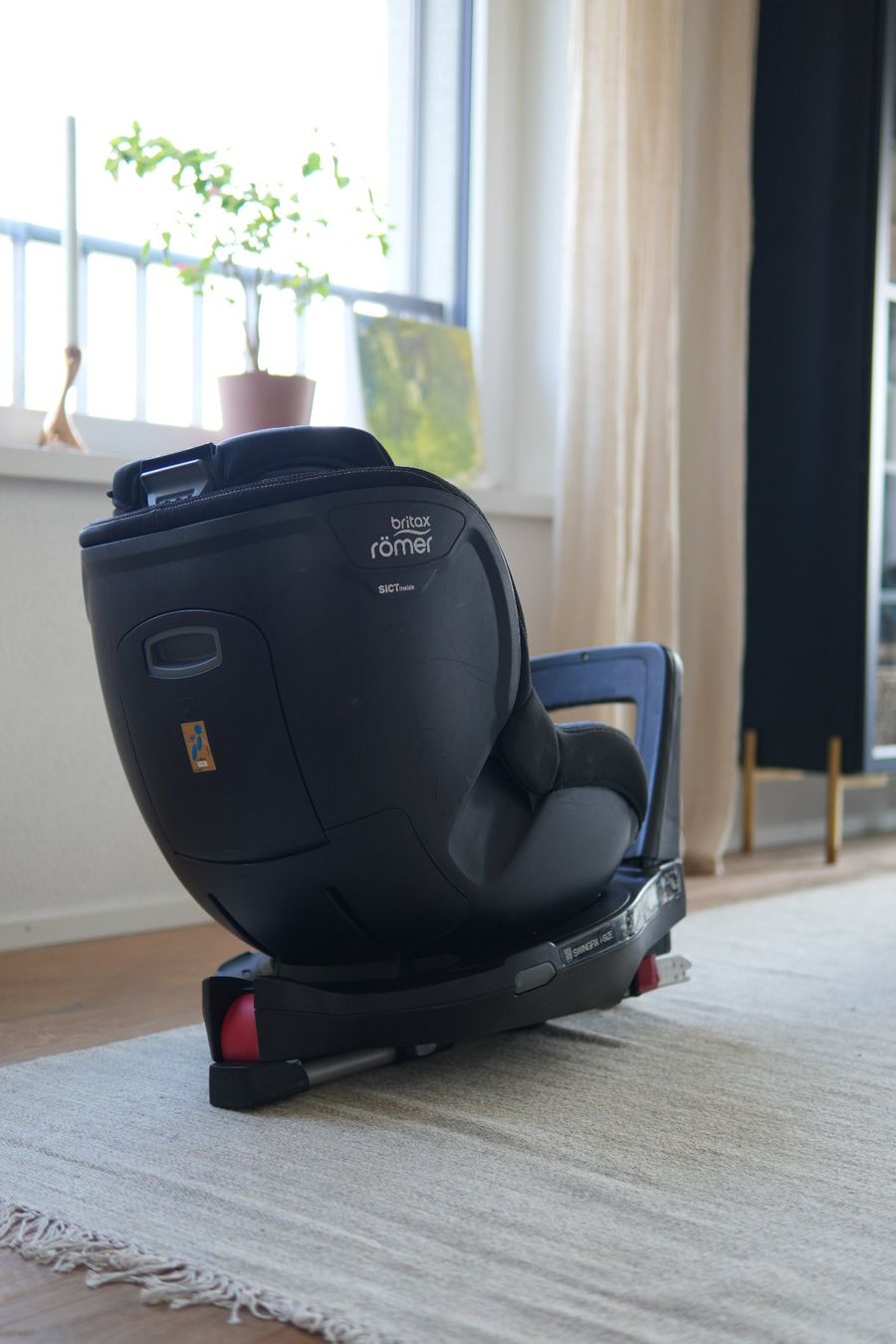 Britax Römer Seggiolini per auto: Britax Römer Swingfix M i-size – Usato da Richterswil venduto da Honzour 2