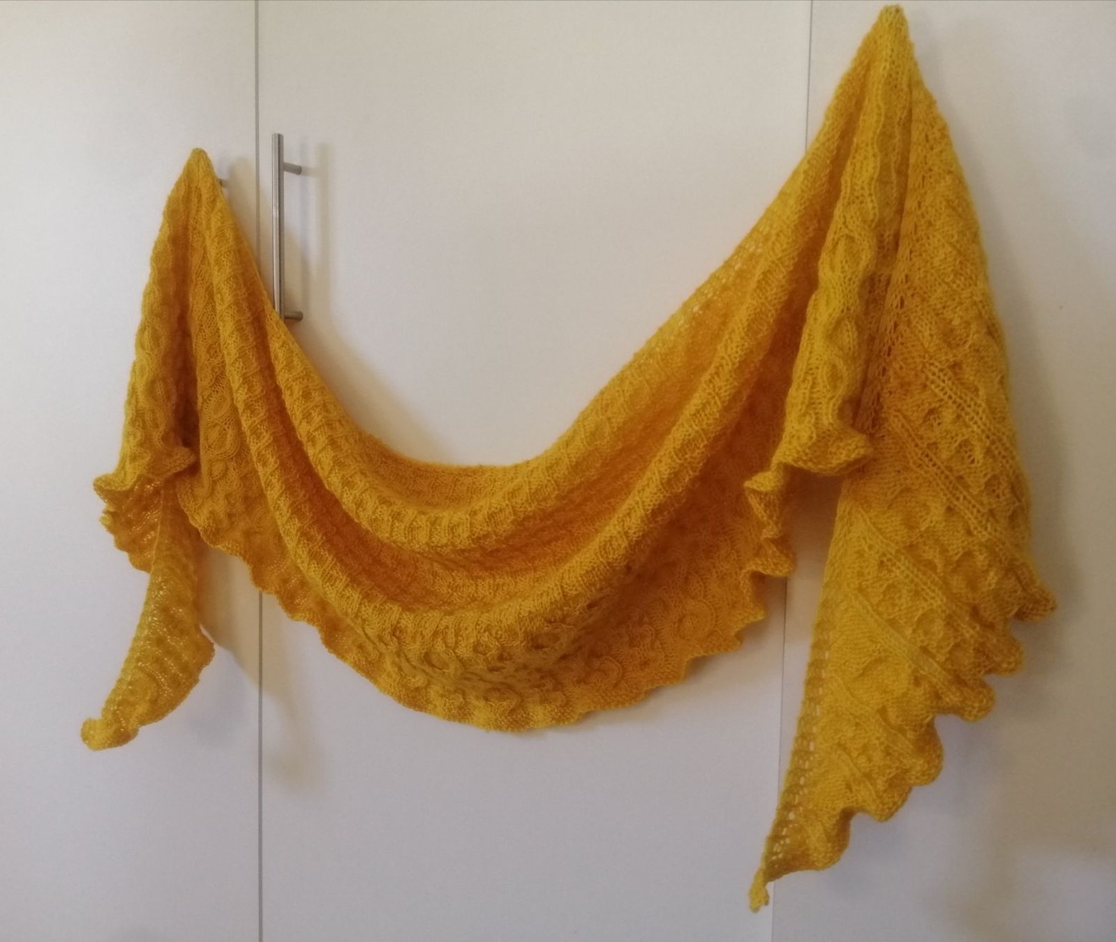 Foulards, Tücher & Schals: Schultertuch "Honigtopf", 100% Merino  NEU – Neu (gemäss Beschreibung) aus Langenthal von Handstrick 2