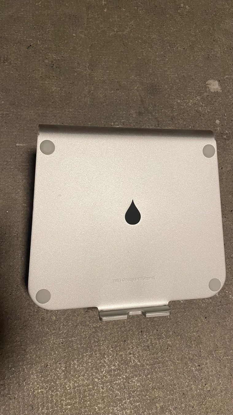 Racks & Supports: Laptop Ständer – D'occasion à Basel par viv_vk85 1