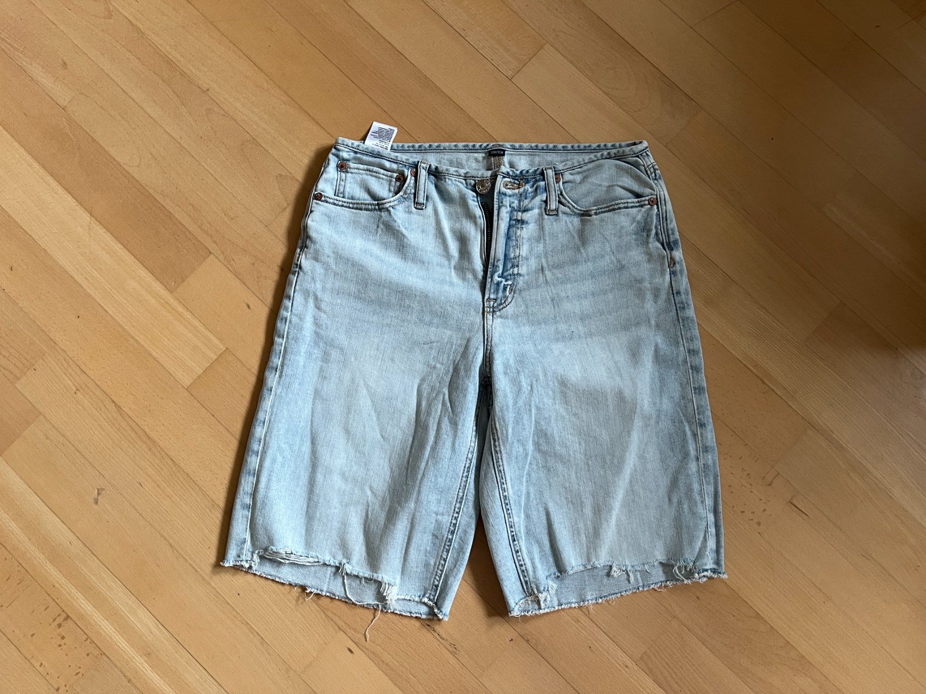 American Eagle Pantaloni: Shorts von American Eagle, neu – Nuovo e nell'imballaggio originale da Zürich venduto da emily02