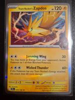 Pokémon Karte Team Rocket’s Zapdos 070/182 Holo – EN