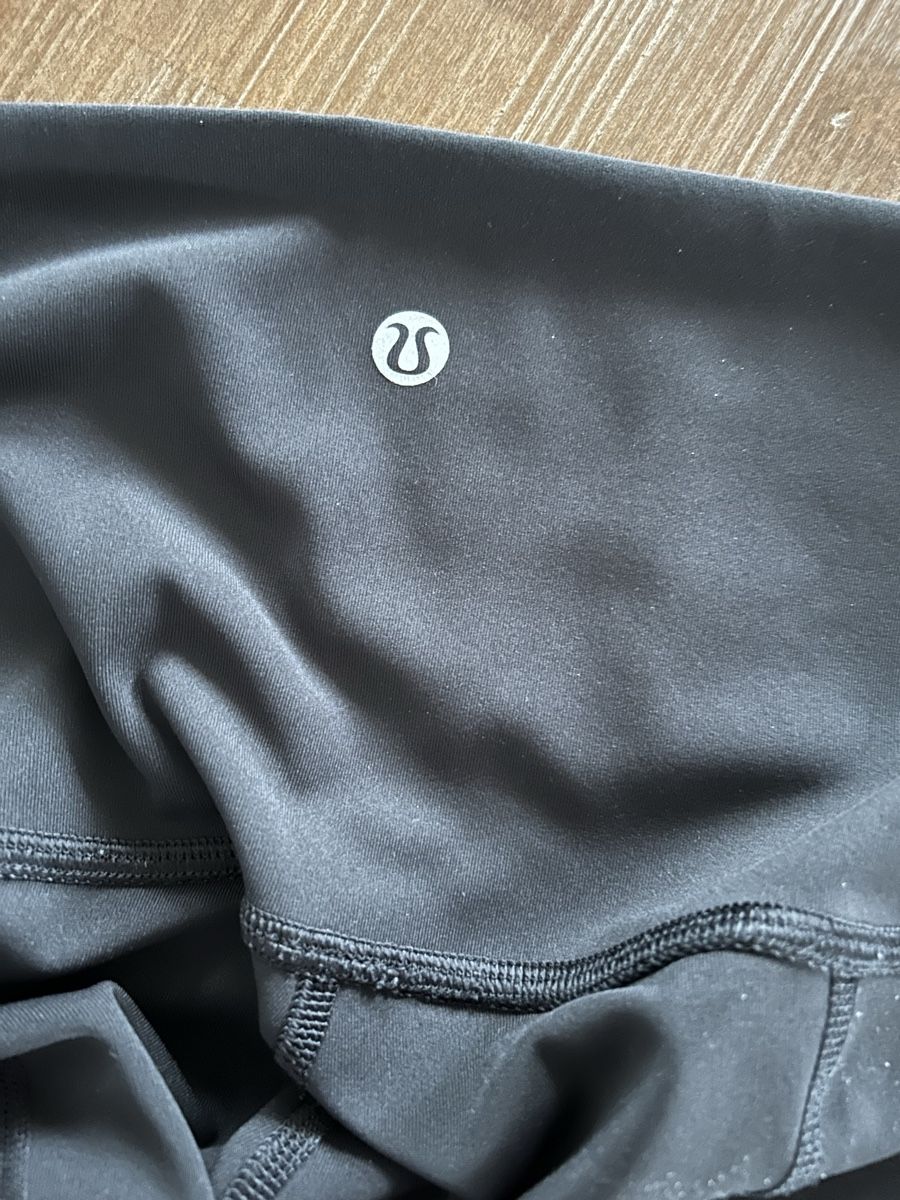 Lululemon Leggings: Lululemon 7/8 Leggings mit Mesh – Usato da Beringen venduto da Sternli650 1