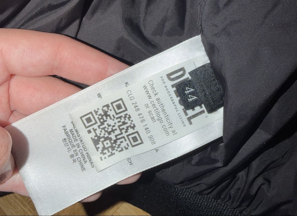 Diesel Jacken: Diesel Black Puffer Jacket/Bomber – Gebraucht aus Morges von sof_tlh5 4