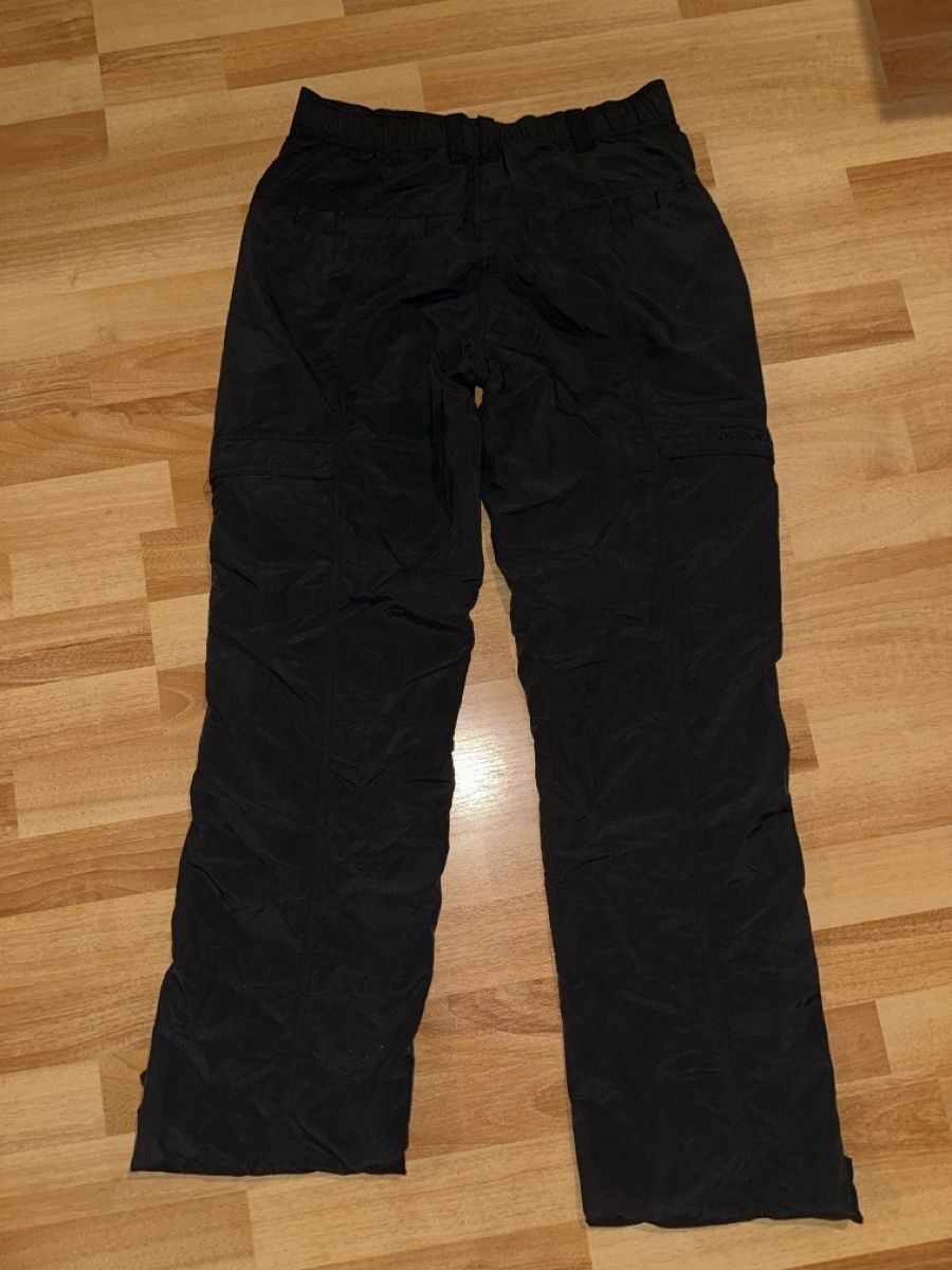 Pantaloni: Schwarze Stoffhose Grösse 36  – Usato da St. Gallen venduto da mai_2lcj 1