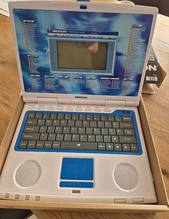 PC: Kinder Lerncomputer – Usato da Wallenwil venduto da Britishbulldog 1