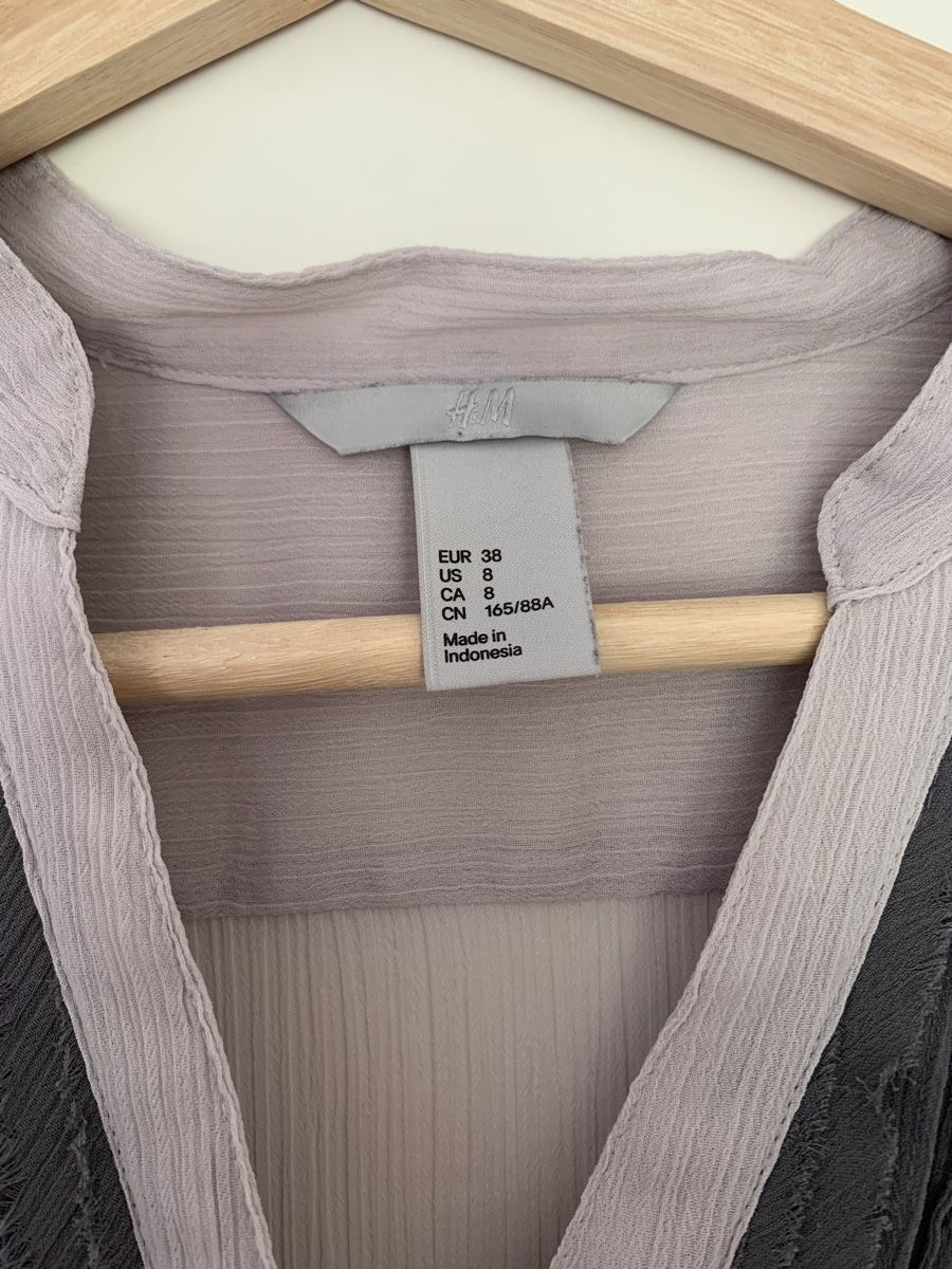 H&M Blusen: H&M Bluse, Gr. 38, Lila-Grau – Gebraucht aus Bern von jeanine_bieri 2
