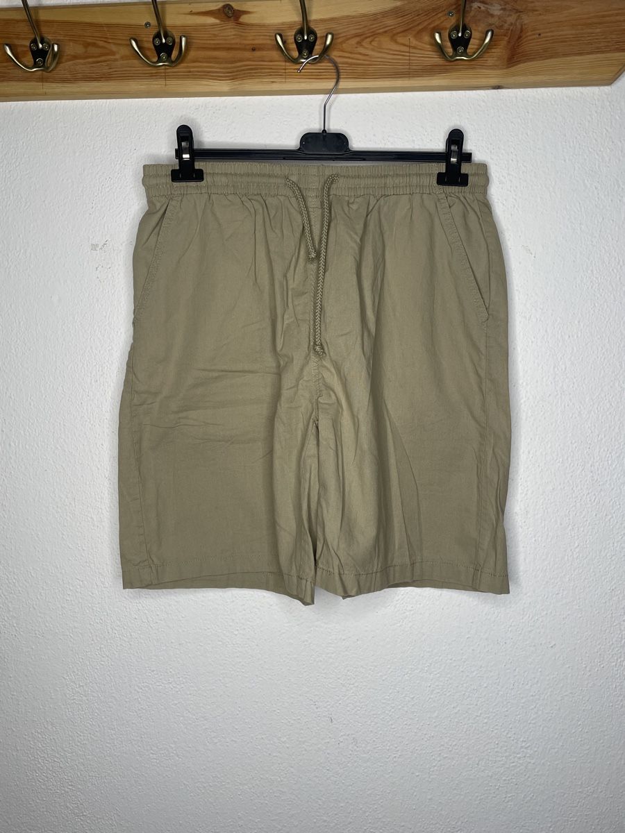 Pantaloni: Shorts  mit seitentaschen  Beige – Usato da Capolago venduto da LA.BOTTEGA