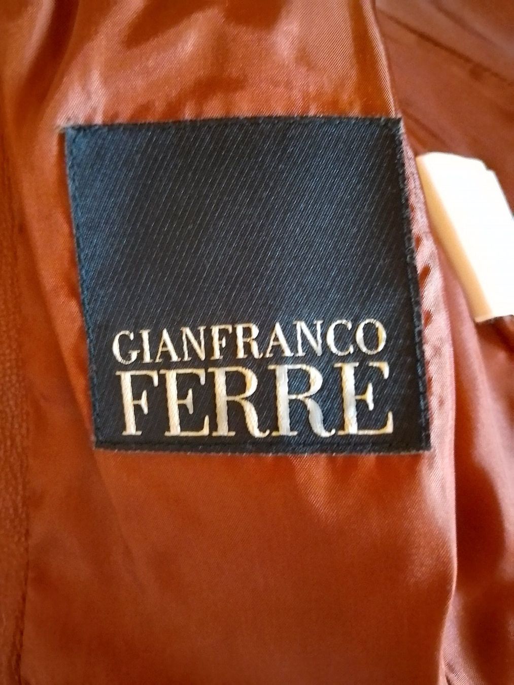 Gianfranco Ferre Giacche: Gianfranco Ferre Leder Jacke Vintage, Grösse 38 – Usato da Gilly venduto da sil_c5qj 8