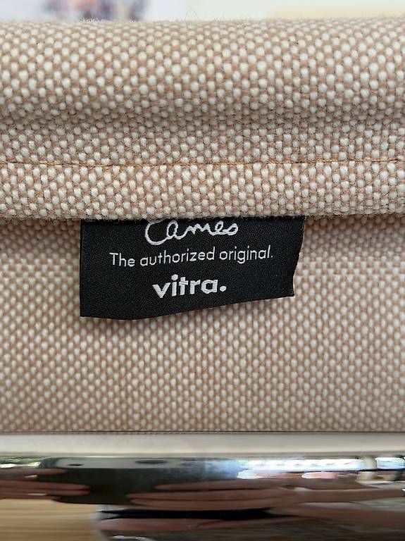Sessel: Fauteuil de bureau Vitra Aluminium EA118 – Gebraucht aus Lausanne von VintageWonders 5